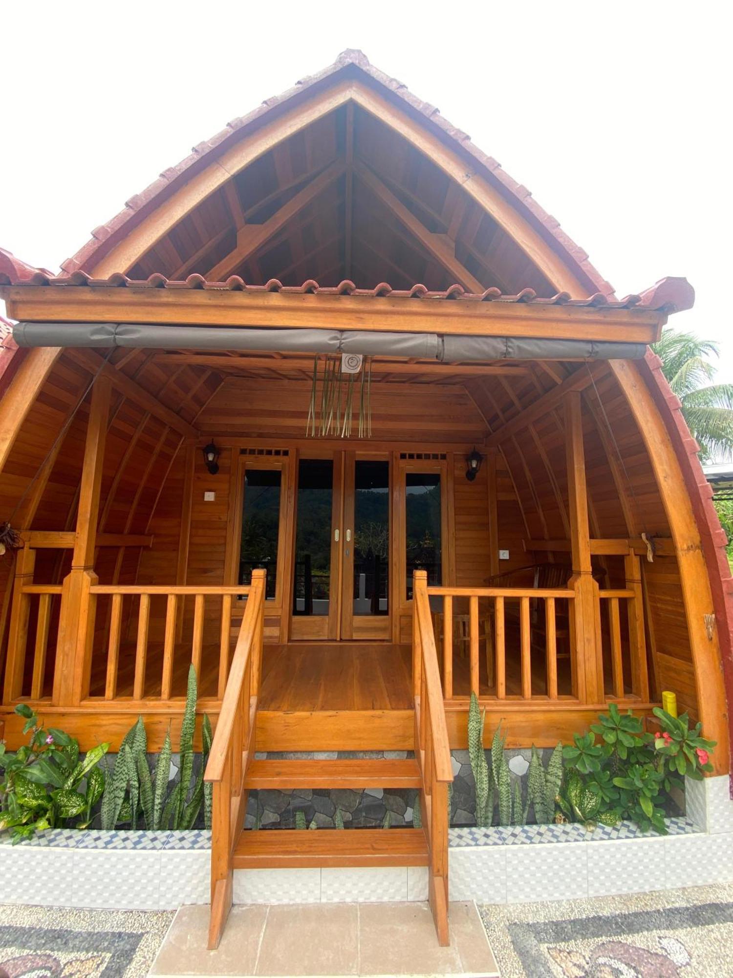 Sri Sedana Homestay Сидемен Экстерьер фото